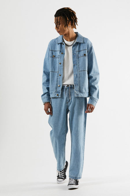 Afends US. Hemp Is For The People Lifestyle Shot 2