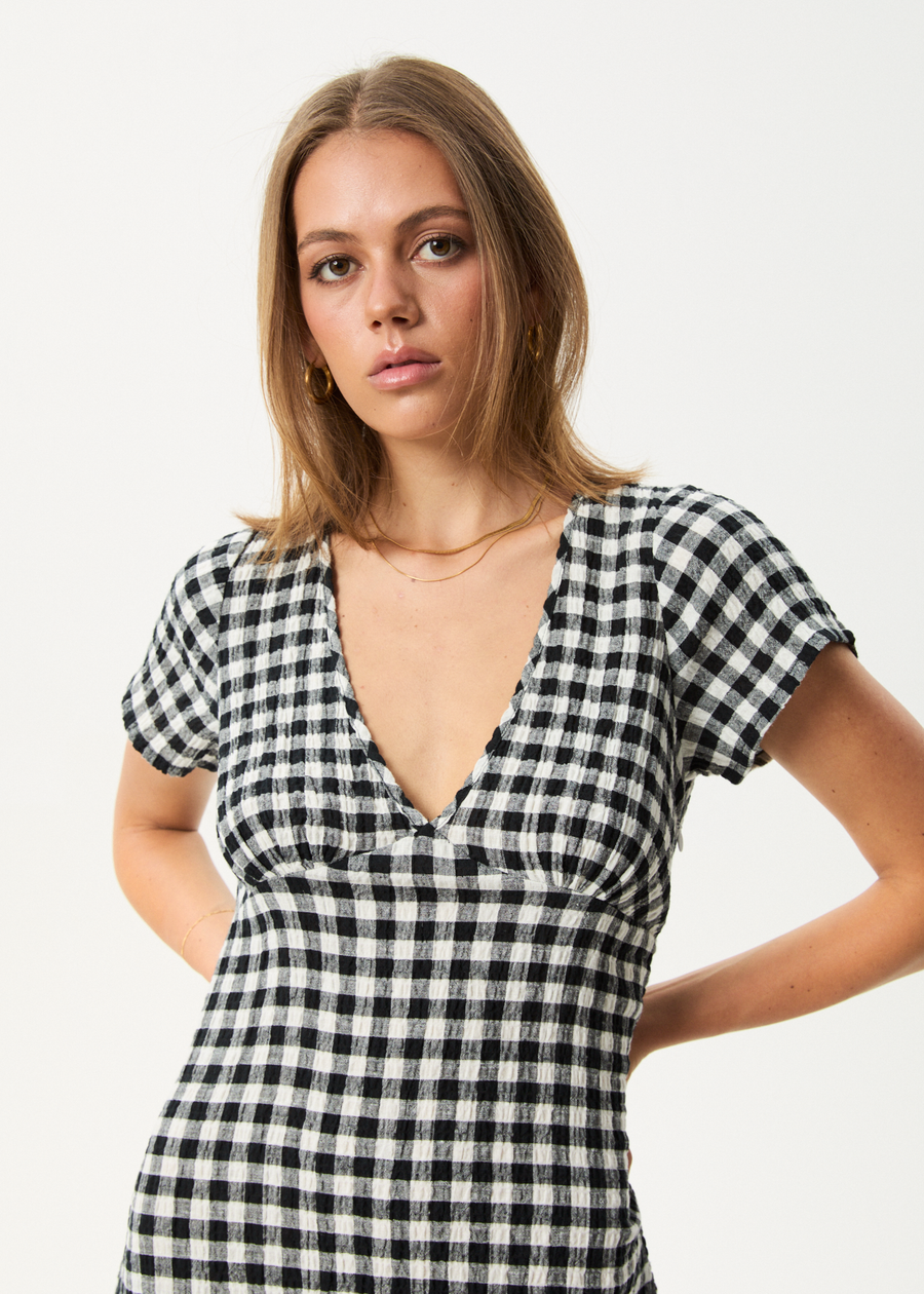 AFENDS Womens Rowan - Seersucker Check Maxi Dress - Black / White