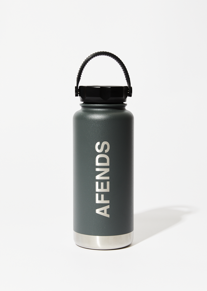 Afends Unisex Pargo x Afends - 950mL Insulated Water Bottle - BBQ Charcoal - Streetwear - Sustainable Fashion